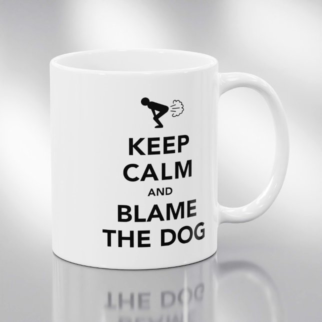 Caneca De Café Mantenha a Calma e Culpe o Cachorro (Criador carregado)