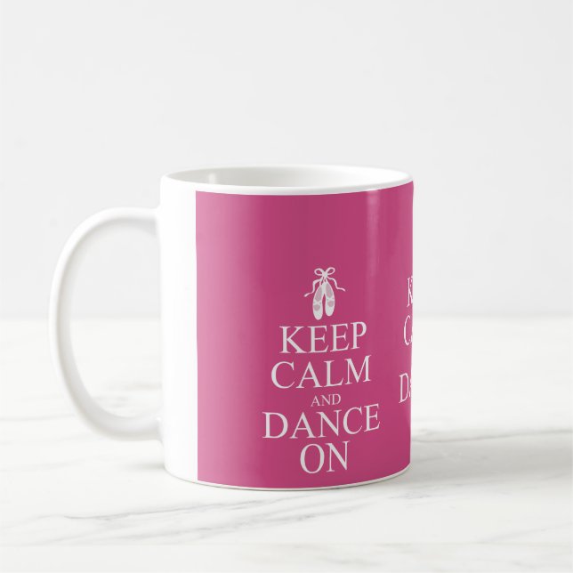 Caneca De Café Mantenha a calma e dance no rosa dos calçados da (Esquerda)