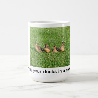 Caneca De Café Mantenha seus patos em seguido