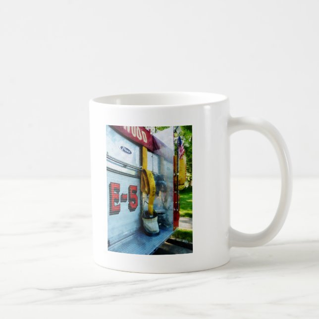 Caneca De Café Mão em Balde no Caminhão de Fogo (Direita)