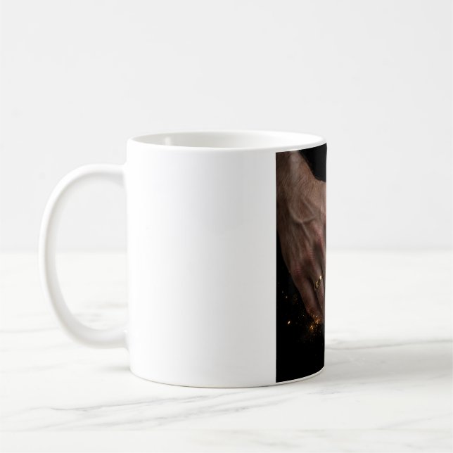 Caneca de Café Mãos Com Alianças de Casamento (Esquerda)