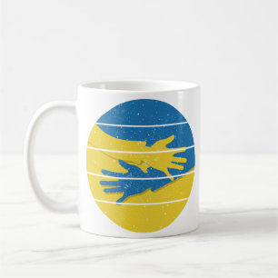 Caneca De Café Mãos minimalistas apoiam a Ucrânia, salvam a Ucr