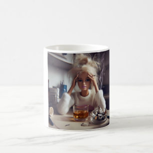 Caneca De Café Meme da Boneca Aflita Fumando e Bebendo   Geração 