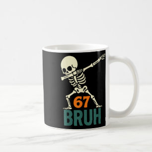Caneca De Café Meme do Bruh de Halloween Números Seis Sete Esquel