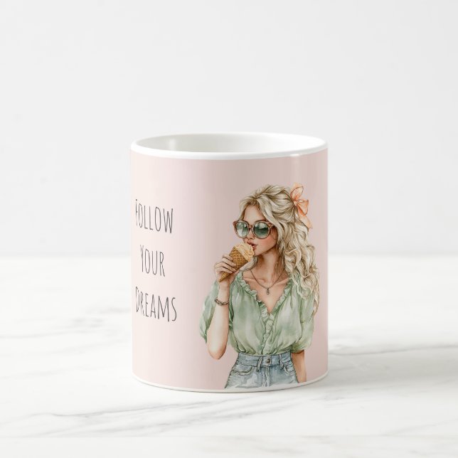 Caneca De Café Menina Loira com Laço de Cetim no Cone de Sorvete (Centro)