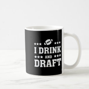 Caneca De Café Mens I Bebe E Rasga Quota De Futebol De Fantasia E