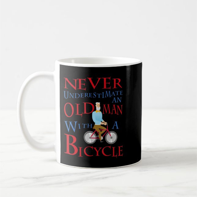 Caneca De Café Mens Nunca Subestimam Um Velho Com Um Arco Arco (Esquerda)