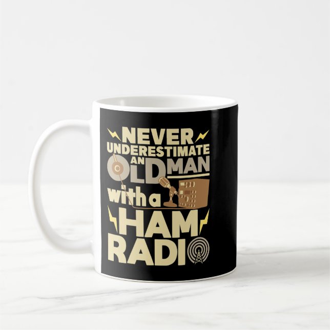 Caneca De Café Mens Nunca Subestimam Um Velho Com Um Rad De Mama (Esquerda)
