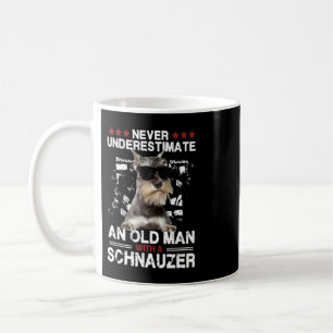 Caneca De Café Mens Nunca Subestimam Um Velho Com Um Schnauz