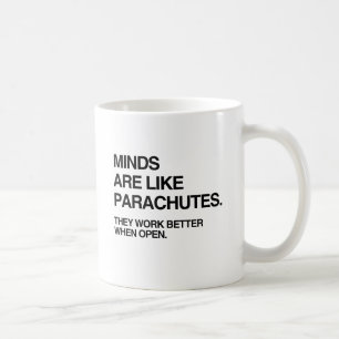 Caneca De Café MENTES SÃO COMO PARACHUTES.png