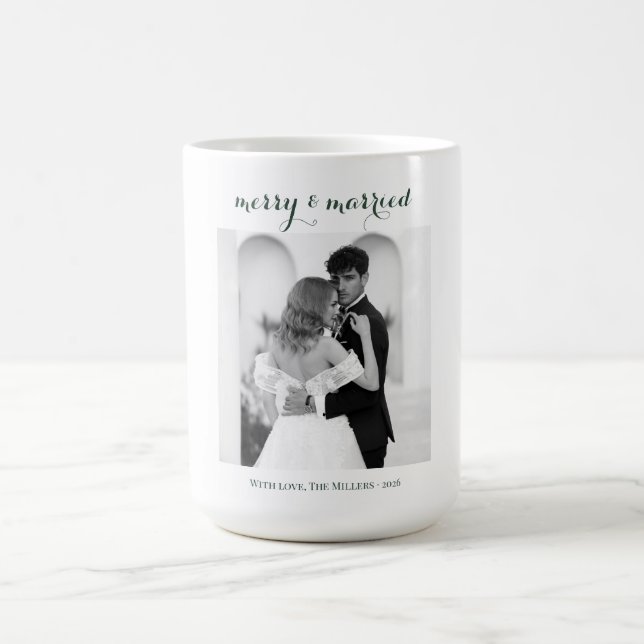 Caneca De Café Merry & Married - Personalized Newlywed Christmas  (Centro)