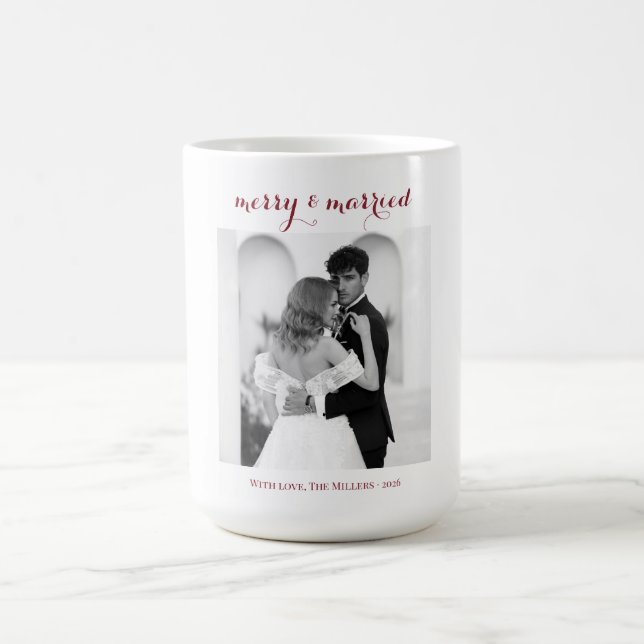 Caneca De Café Merry & Married - Personalized Newlywed Christmas  (Centro)