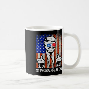 Caneca De Café Meus Pronomes São Bandeira Patriótica Americana Do