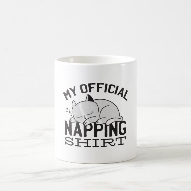 Caneca De Café Minha camisa de dormir - Gato preguiçoso dormindo (Centro)