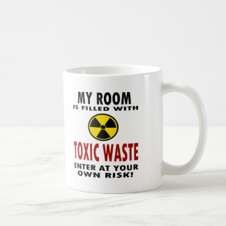 Caneca De Café Minha sala é enchida com os resíduos tóxicos