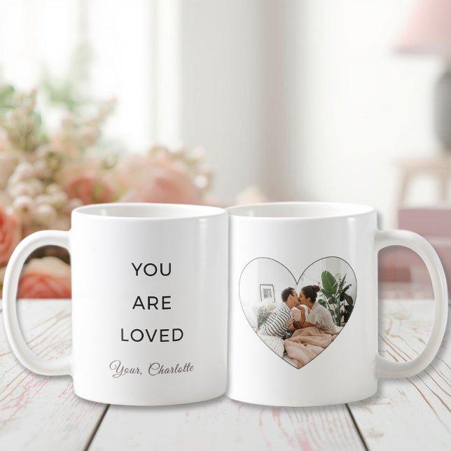 Caneca De Café Minimalist You Are Loved Valentine Photo Mug (Criador carregado)