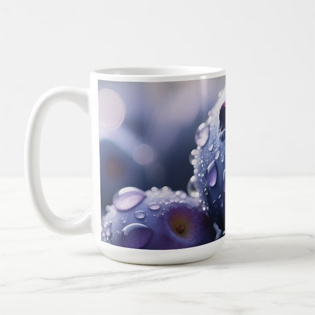 Caneca De Café Mirtilos Frescos de Perto (Esquerda)