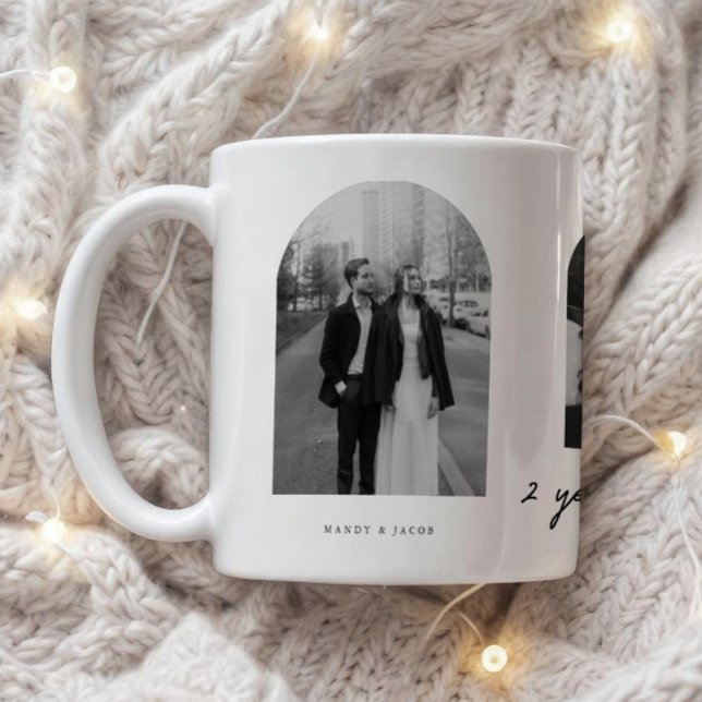 Caneca De Café Modern 2 Year Anniversary Couple Photo Arch (Criador carregado)