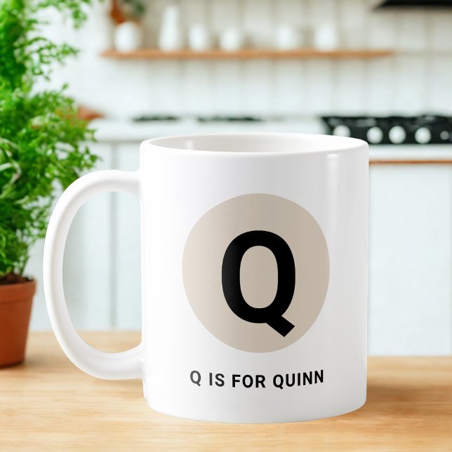 Caneca De Café Modern Initial Mug – “Q is for [Name]” Design (Criador carregado)