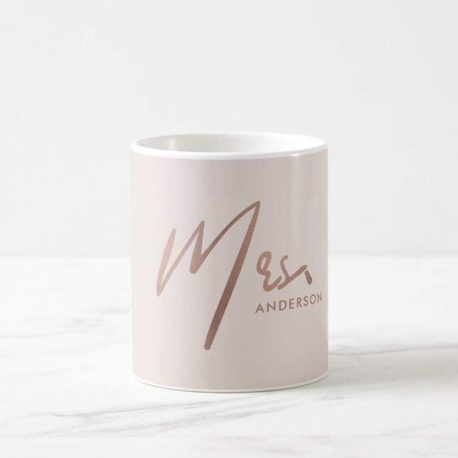 CANECA DE CAFÉ MODERN ROSA DOURADO BLUSH TYPOGRAPHY SOBRENOME (Centro)