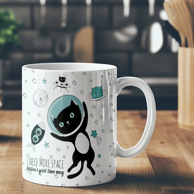Caneca De Café Moderno Preciso De Mais Espaço De Cartoon Preto De (Criador carregado)