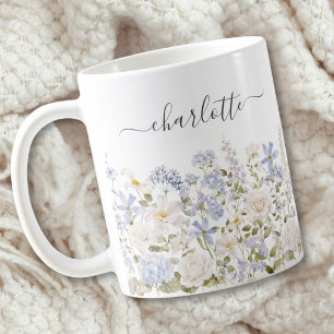Caneca De Café Monograma Botânico Floral de Flor Azul Aquarela