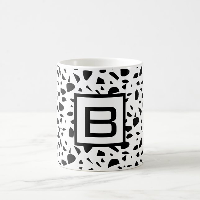 Caneca De Café Monograma branco preto Terrazzo inicial (Centro)