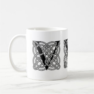 Caneca De Café Monograma da Letra V Impressão de Nó Celta Vintage
