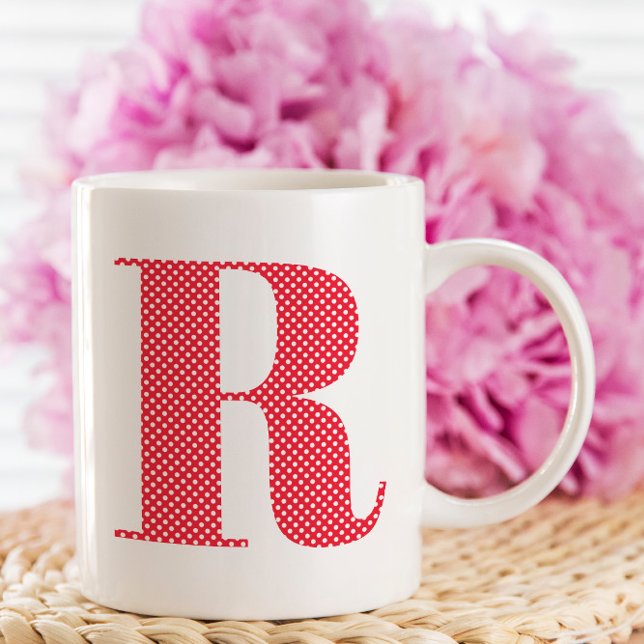 Caneca De Café Monograma de Bolinhas Vermelha e Branca (Create your own red and white polka dot monogram coffee cup.)