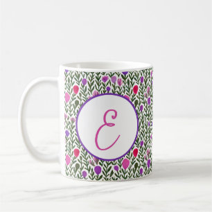 Caneca De Café Monograma de flores de aquarela rosa e roxa