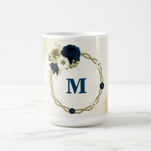 Caneca De Café monograma de flores de ouro de marfim azul marinho
