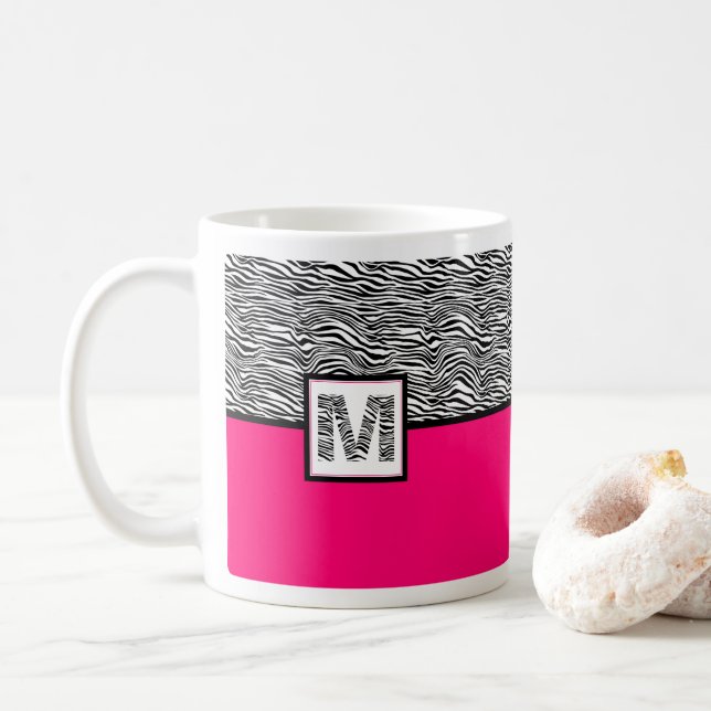 Caneca De Café Monograma de Impressão de Zebra Preta e Branca a Q (Com Donut)