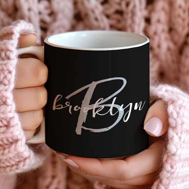 Caneca De Café Monograma de Letra Cursiva Tendência Preto Branco  (Criador carregado)