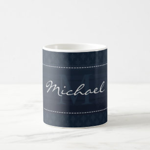 Caneca De Café Monograma escuro elegante do costume dos azuis