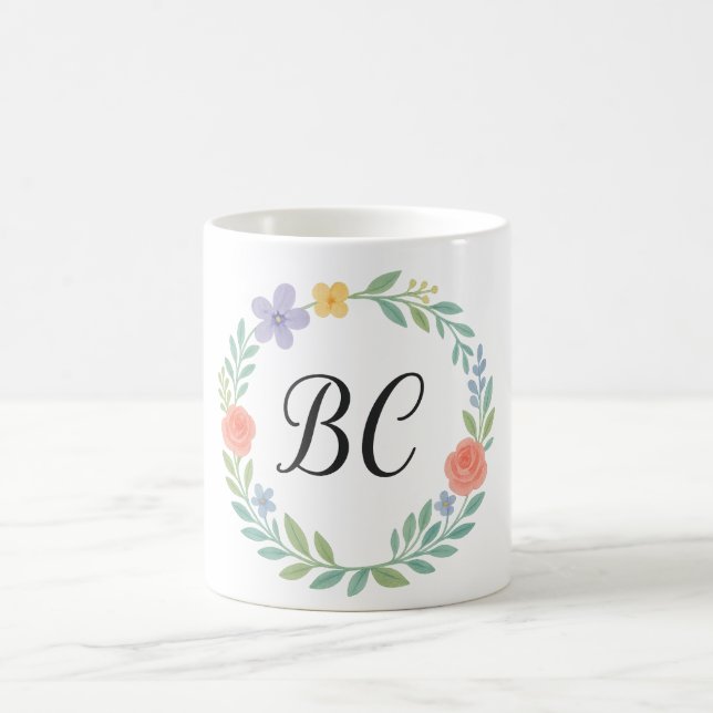 Caneca De Café Monograma Floral de Elegância Whimsical (Centro)