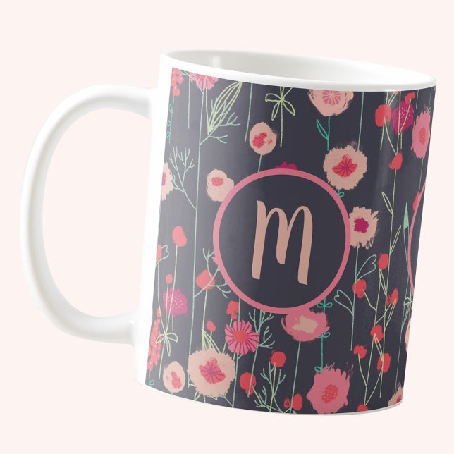 Caneca De Café Monograma Floral Escuro (Boho floral pink and charcoal gray monogram personalize coffee mug)