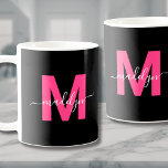 Caneca De Café Monograma Inicial do Nome do Script Rosa Elegante<br><div class="desc">Personalizado Moderno Cor-De-Rosa Elegante E Script Preto Nome Monograma Inicial De Café. Esta caneca feminina e chica traz um toque na moda, pessoal a qualquer coleção de café ou amantes do chá. Apresentando uma inicial magenta escura, cor-de-rosa, sobre um fundo preto elegante com um nome de escrita branco delicado, o...</div>