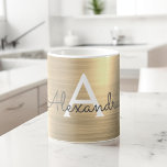 Caneca De Café Monograma Metálico Dourado Nome & Inicial<br><div class="desc">Nome do Monograma de Aço Inoxidável Metálico Dourado e Mug Inicial de Café. A xícara de café faz o presente perfeito para alguém que ama designs metálicos de luxo.</div>