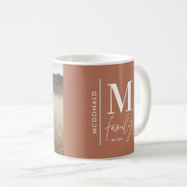 Caneca De Café Monograma moderno de ferrugem personalizada famíli