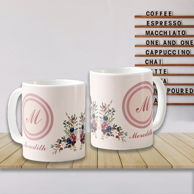 Caneca De Café Monograma Personalizado de Florais da Estação Russ (Criador carregado)