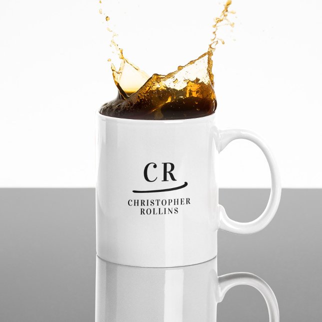 Caneca De Café Monograma personalizado mínimo preto e branco eleg (Stylish custom coffee mug for coffee lovers. )