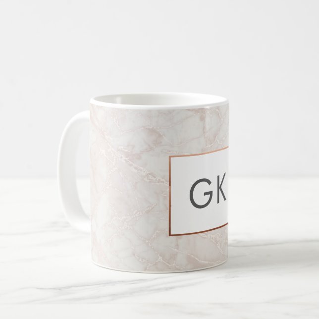 Caneca De Café Monograma personalizado Rosa Dourado Marble Mug (Frente Esquerda)