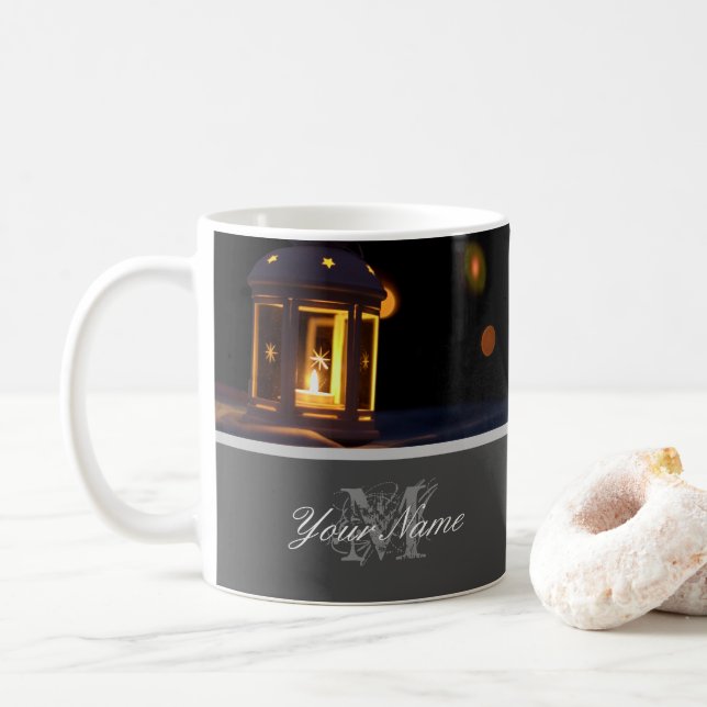 Caneca De Café Monograma personalizável com luzes de natal de our (Com Donut)