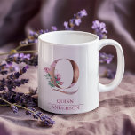 Caneca De Café Monograma Rosa Dourada Watercolor - Letra Q<br><div class="desc">Monograma Rosa Dourada Watercolor - Letra Q</div>