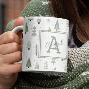 Caneca De Café Monograma Verde de Árvores de Natal Modernas