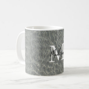 Caneca De Café Monogramas de água e areia do oceano de praia