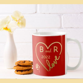 Caneca De Café Monogramas de amor com coração vermelho/ano inicia