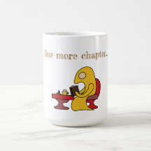 Monstro amarelo bonito lendo em um café