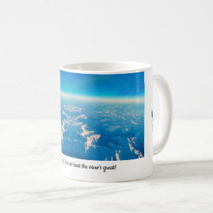 Caneca De Café Montanha com capa de neve da vista aral
