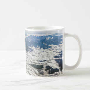 Caneca De Café Montanhas de Himalaia sob nuvens